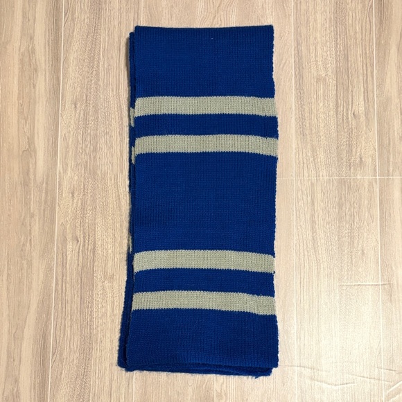 Wizarding World of Harry Potter Ravenclaw Blue and Gray Striped Scarf with Crest - Picture 2 of 7